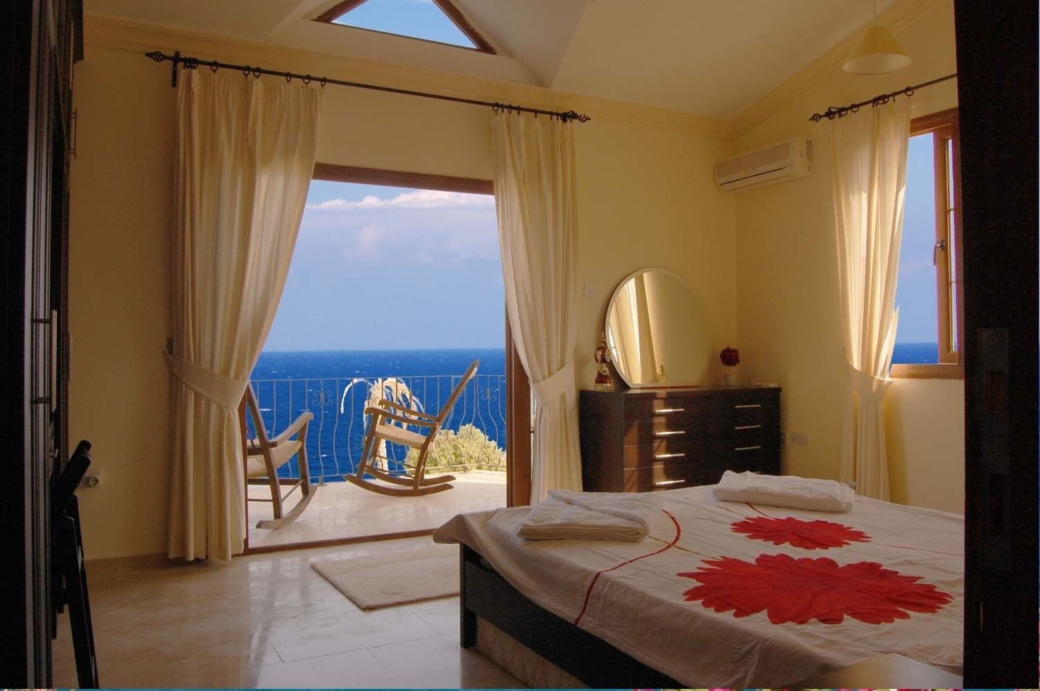 Panoramic Villa, 3 Yatak Odası, Teras, Deniz Manzaralı | 3 yatak odası, masa, ütü/ütü masası, ücretsiz kablosuz İnternet 
