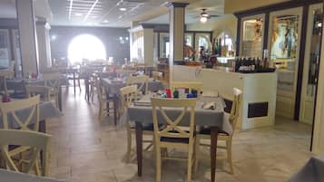 Colazione a base di specialità locali inclusa, servita tutte le mattine