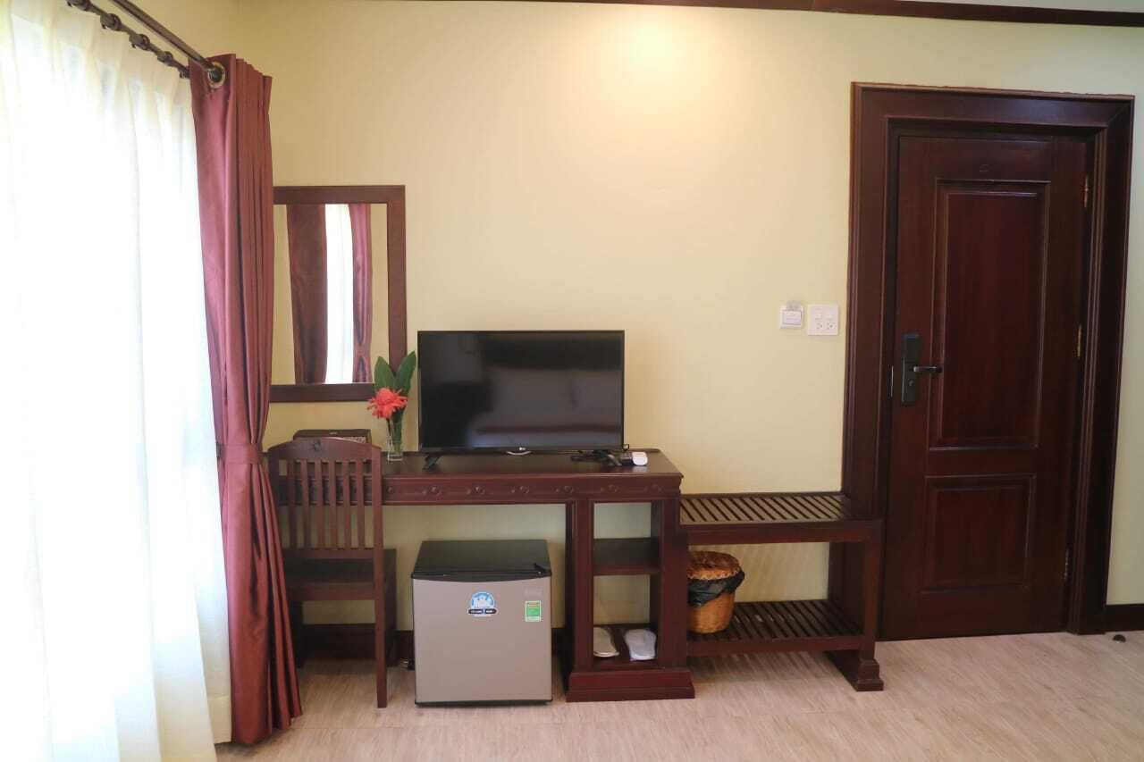 superior double room | minibar, in-room safe, desk, blackout curtains