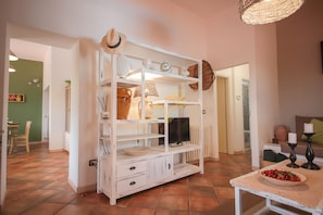 Villa, 4 Bedrooms | Living area