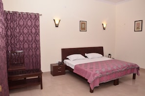 Blackout curtains, rollaway beds, free WiFi, bed sheets