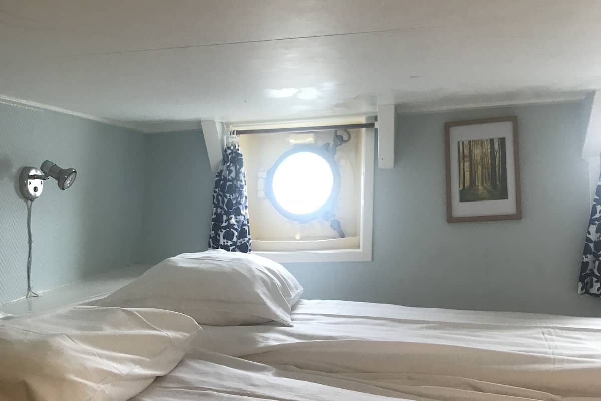 Basic Twin Room, Shared Bathroom, Sea View
