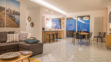 Villa, 5 Bedrooms | Living room