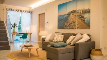 Villa, 5 Bedrooms | Living area