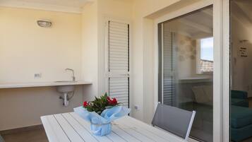 Elite Apartment, 1 Bedroom | Balcony