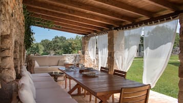 Villa, 5 Bedrooms | Terrace/patio