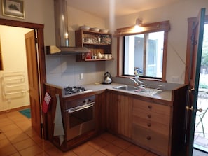 Fridge, oven, stovetop, electric kettle