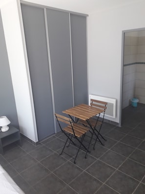 Comfort Double Room, 1 Queen Bed, Garden View (Baume) - La Borrellienne (Saint-Maximin-la-Sainte-Baume)