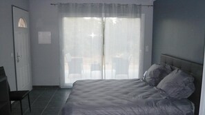 Matelas mémoire de forme, coffres-forts dans les chambres