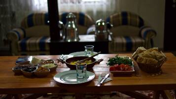 Daily local cuisine breakfast (TRY 300 per person)
