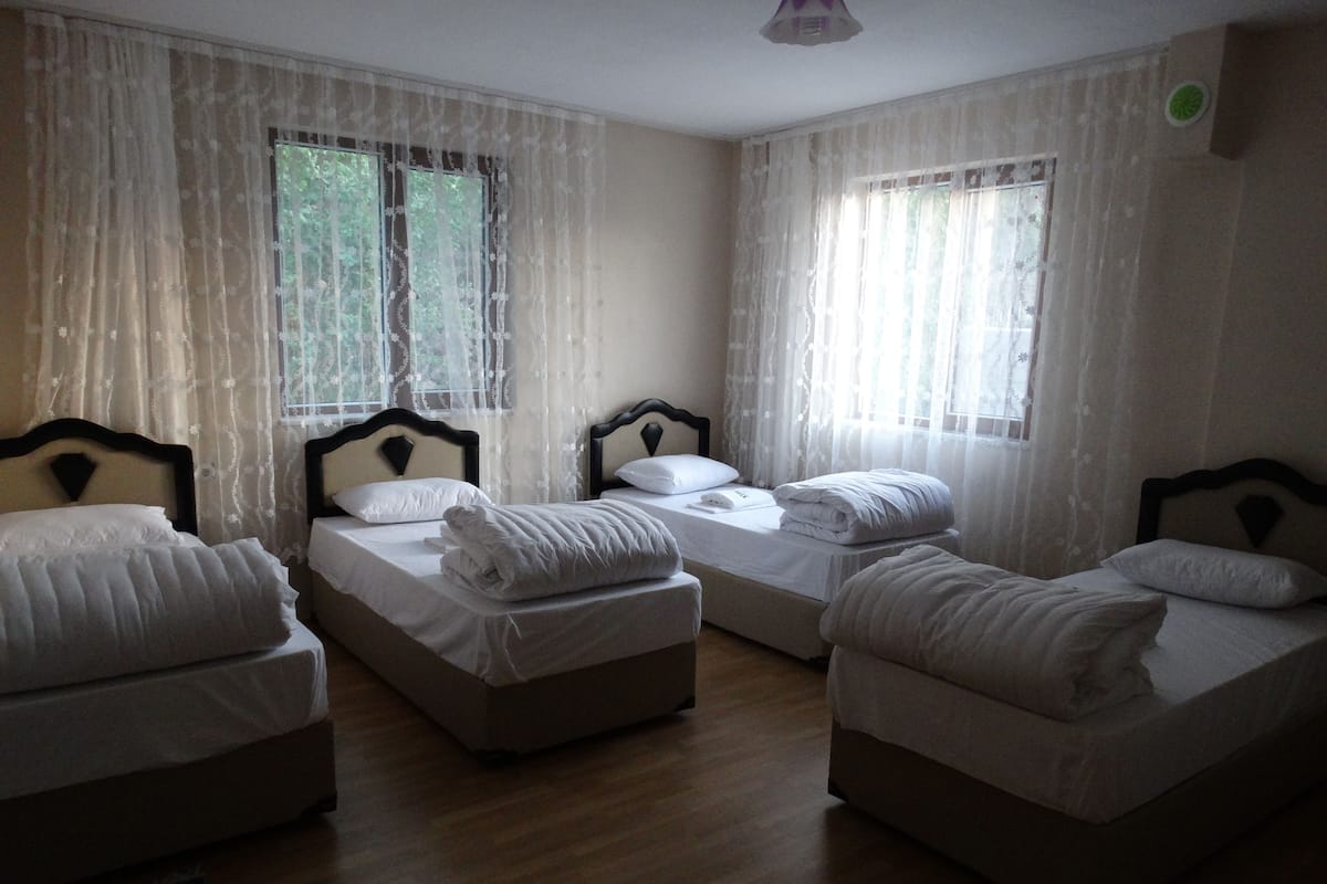 Standard Room, Non Smoking, Garden View | Premium bedding, free WiFi, bed sheets