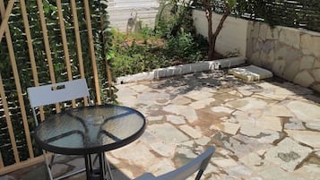 Habitación económica, 1 cama Queen size, vista al patio | Vista desde la habitación