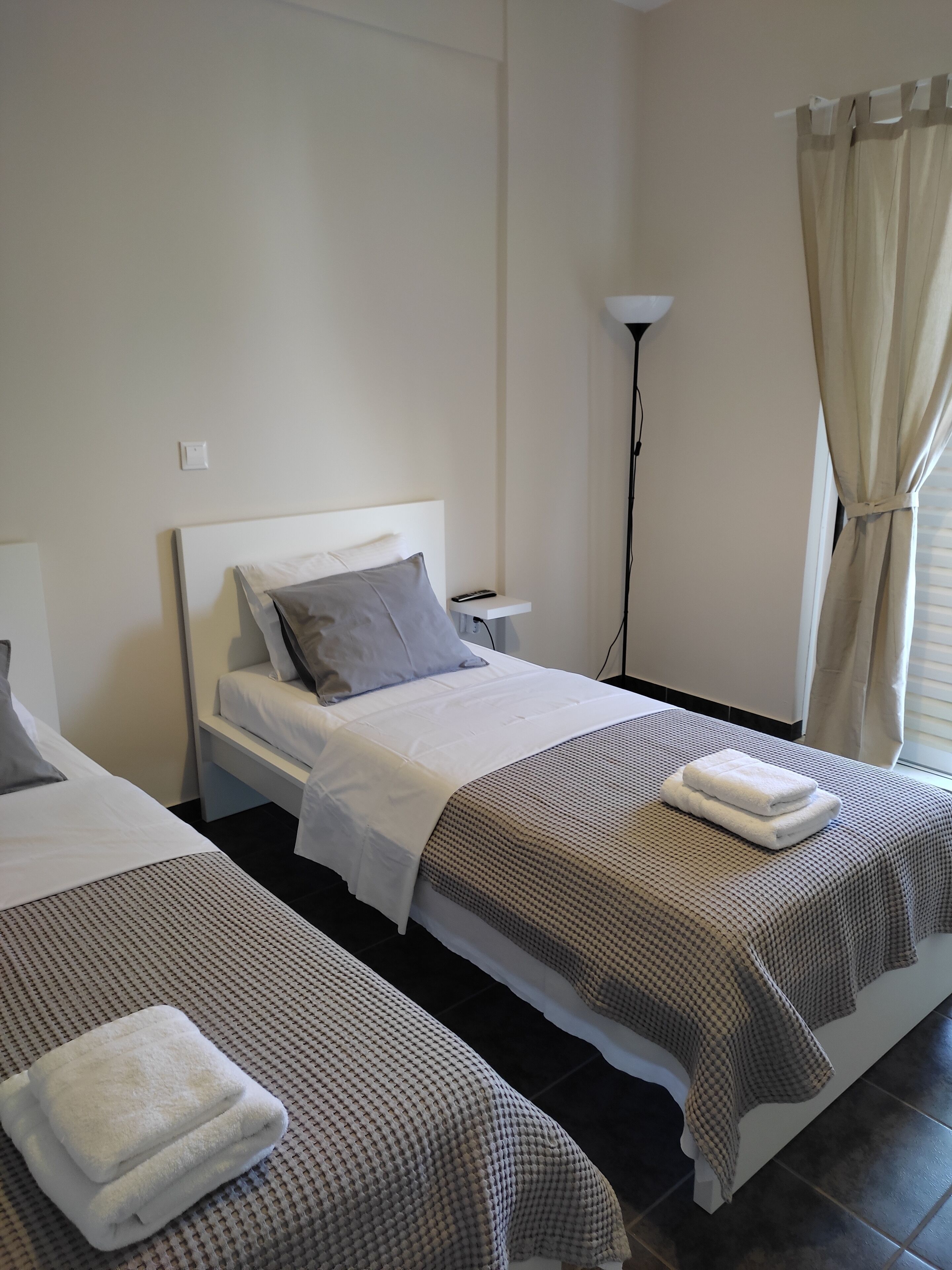 Comfort Room, 2 Twin Beds, Courtyard View | Free WiFi