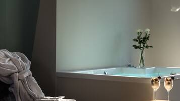 Suite, Jetted Tub (Prestige) | Private spa tub