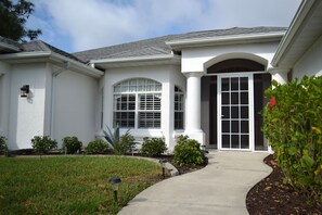 Exterior - WATERFRONT, HEATED POOL, 3/2/2  single-family Rotonda West Home (Rotonda West)