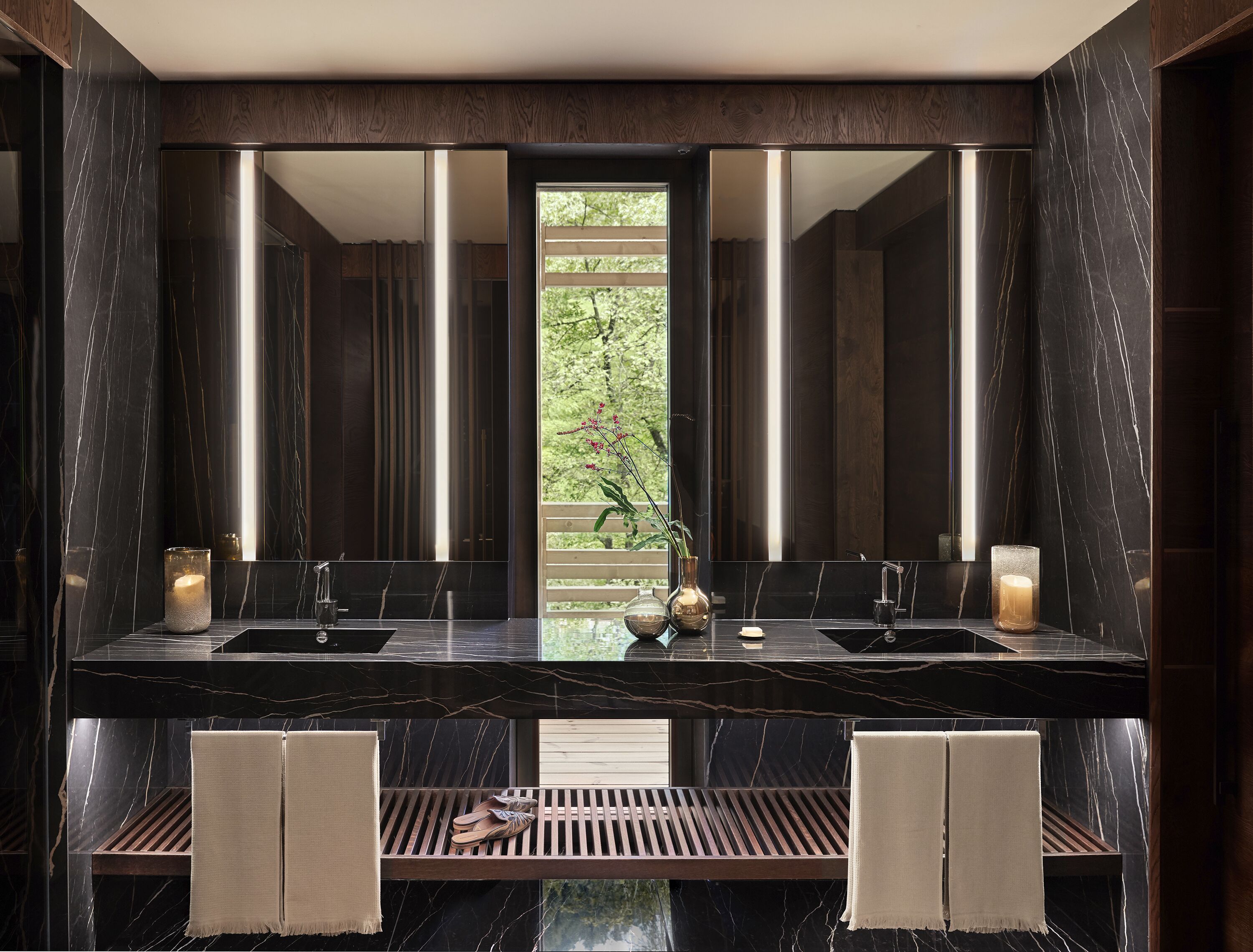 royal suite, 1 king bed, mountain view | bathroom | free toiletries, hair dryer, bathrobes, slippers