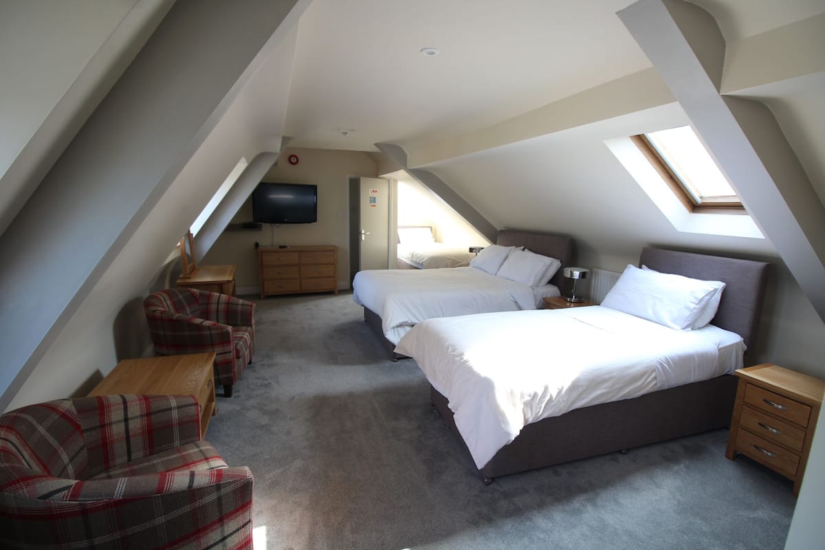 Suite, Ensuite (Fromehall) | WiFi