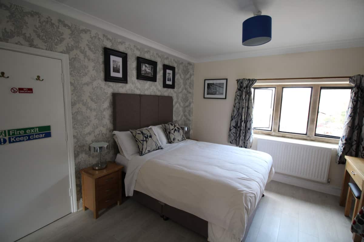 Superior Triple Room, Ensuite (Lodgemore) | WiFi