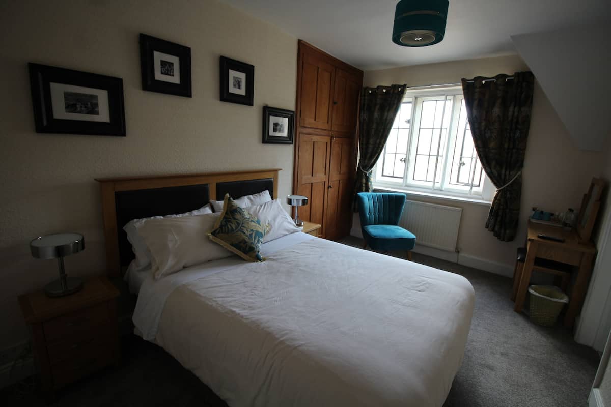 Standard Double Room, Ensuite (Belvedore) | WiFi