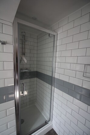 Suite, mit Bad (Fromehall) | Badezimmer
