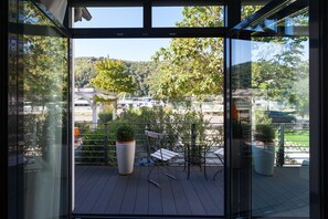 Suite, vue sur le fleuve | Balcon