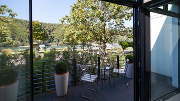 Suite, Flussblick | Blick vom Balkon