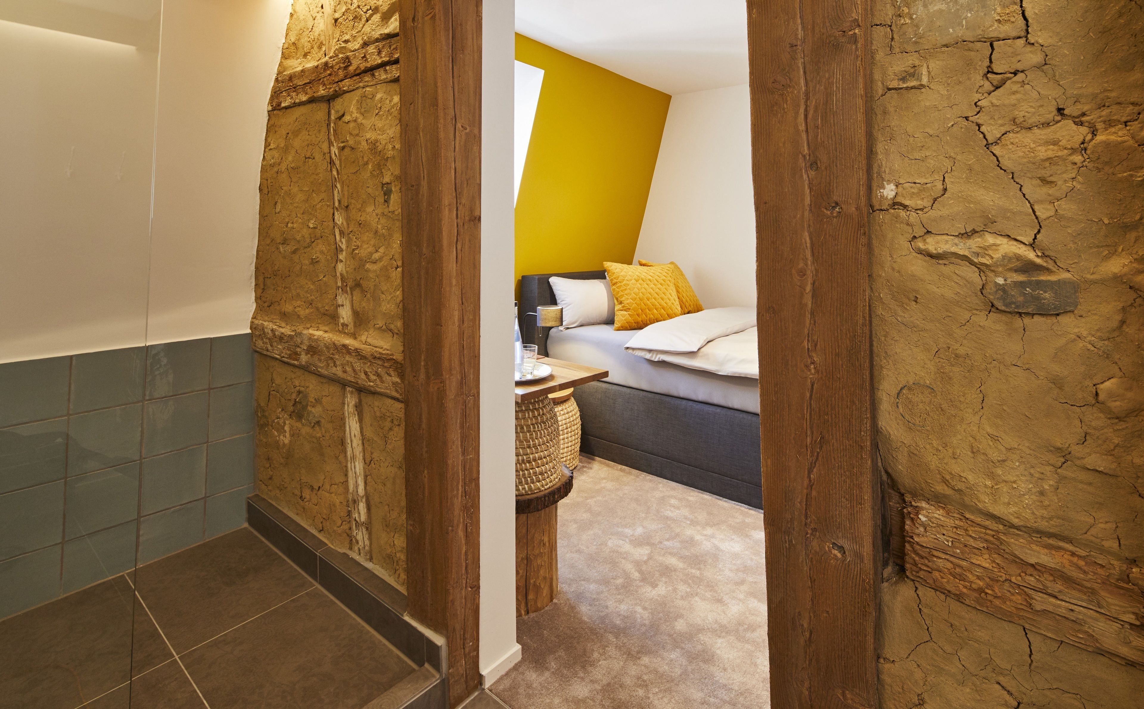 comfort single room, private bathroom, city view | bathroom