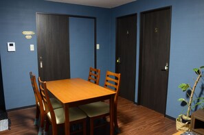 Apartment, Multiple Beds | In-room dining - Uri House (Beppu)