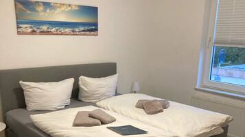 Classic Double Room, Shared Bathroom | Free WiFi, bed sheets