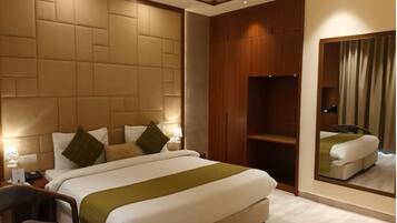 Kamar | 1 kamar tidur, minibar, brankas, dan meja kerja