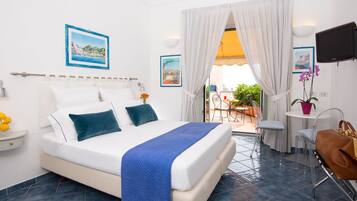 Doppia Superior, vista mare | Minibar, una cassaforte in camera, con stile personalizzato