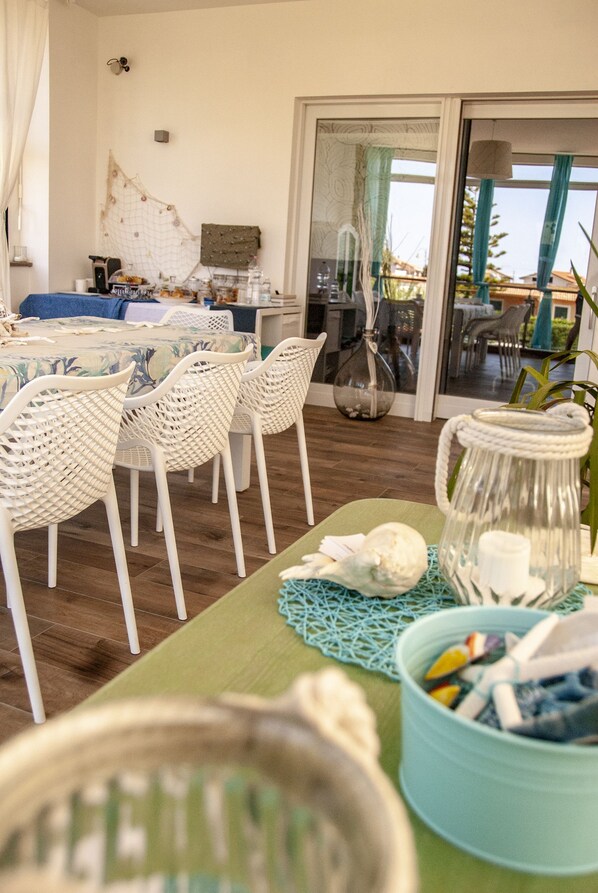 Free daily local cuisine breakfast