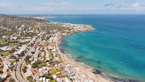 On the beach, sun-loungers, beach umbrellas, beach towels - Nami Hotel & Suites (Hersonissos)