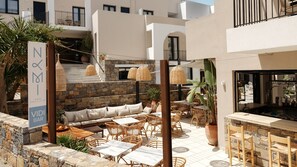 Outdoor dining - Nami Hotel & Suites (Hersonissos)
