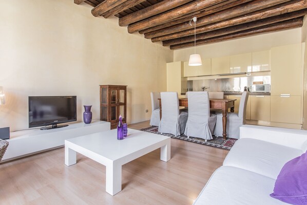 Apartment, 2 Bedrooms | Living area | Flat-screen TV - Padova - Via Tadi 39 (Padova)