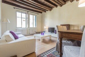 Apartment, 2 Bedrooms | Living area | Flat-screen TV - Padova - Via Tadi 39 (Padova)