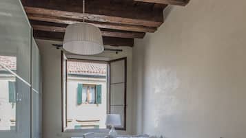 Apartment, 2 Bedrooms | Desk, iron/ironing board, travel cot, free WiFi