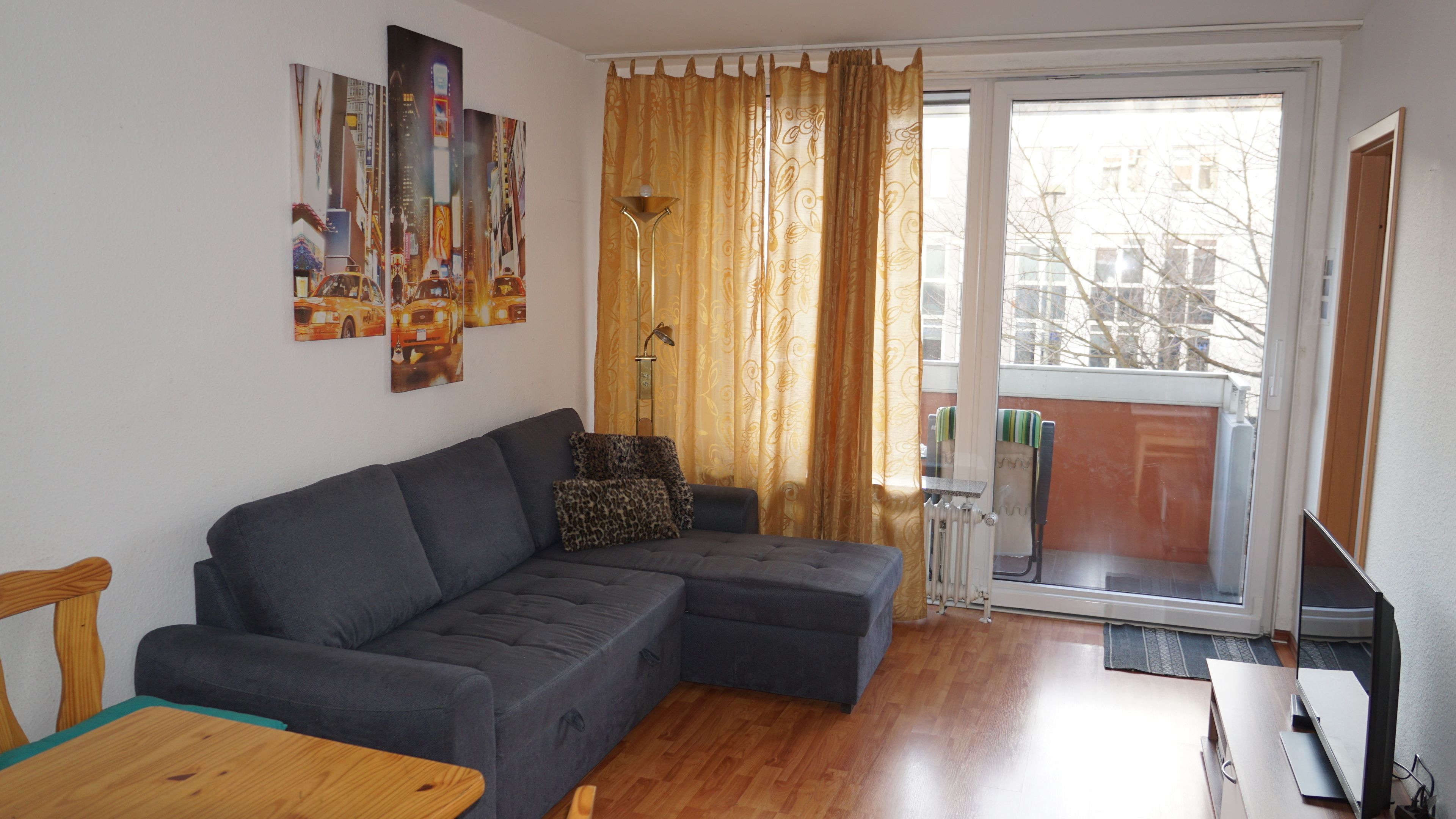 City-Apartment, 1 Schlafzimmer (2.Stock) | Wohnzimmer | Flachbildfernseher, DVD-Player