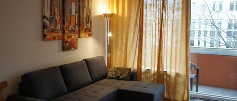 Kaupunkihuoneisto, 1 makuuhuone (2.Stock) | Oleskelualue | Taulutelevisio, DVD-soitin