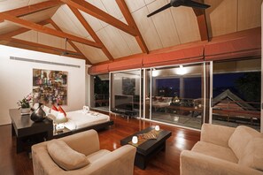 4-Bedroom Pool Villa  | 4 quartos, roupas de cama premium, camas com colchões pillow-top