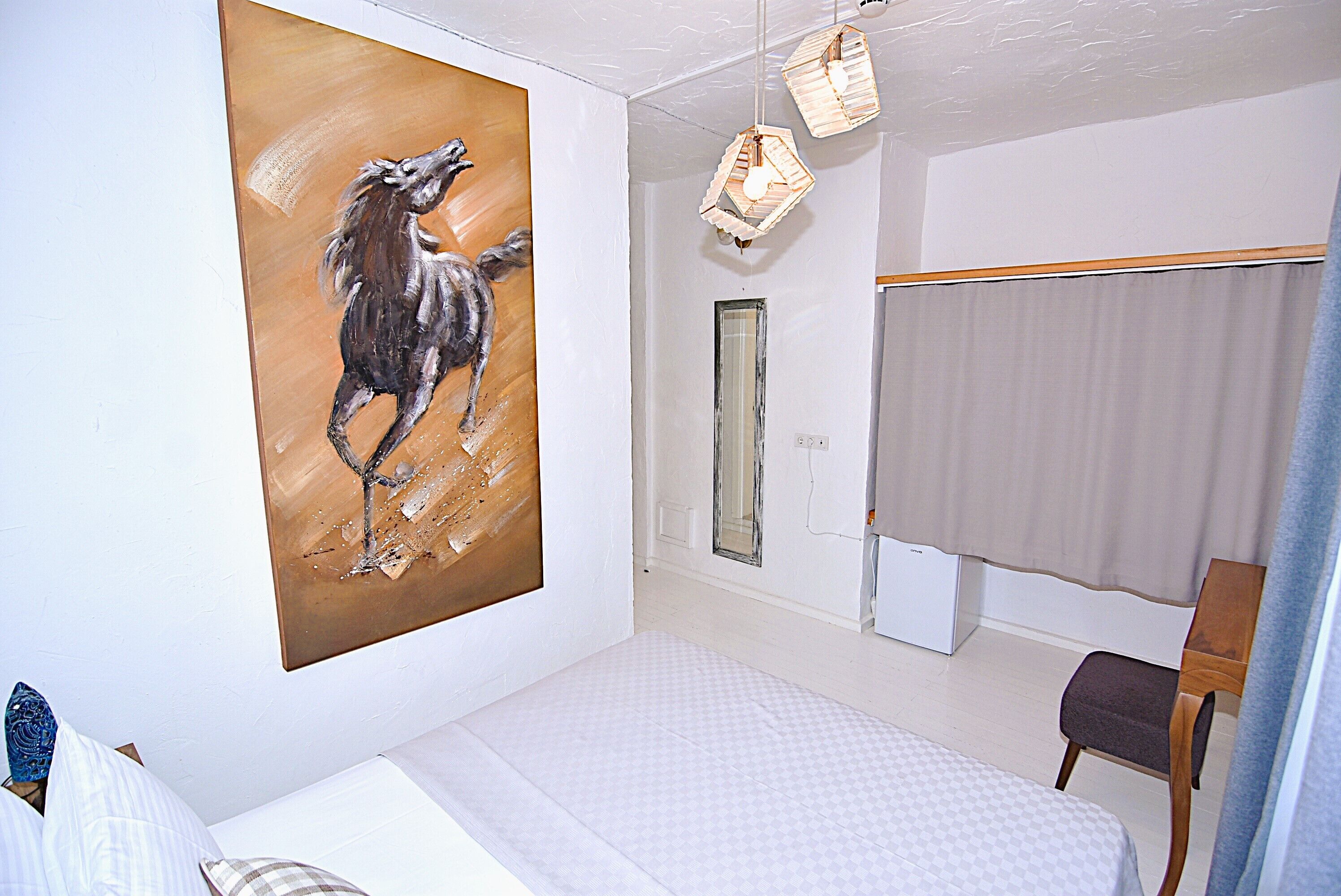 standard room | 1 bedroom, minibar, in-room safe, soundproofing