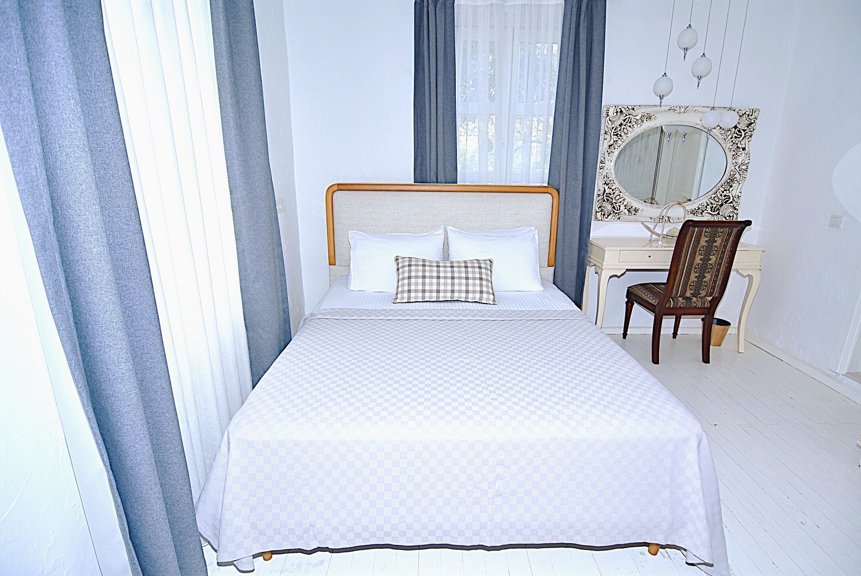 standard room | 1 bedroom, minibar, in-room safe, soundproofing