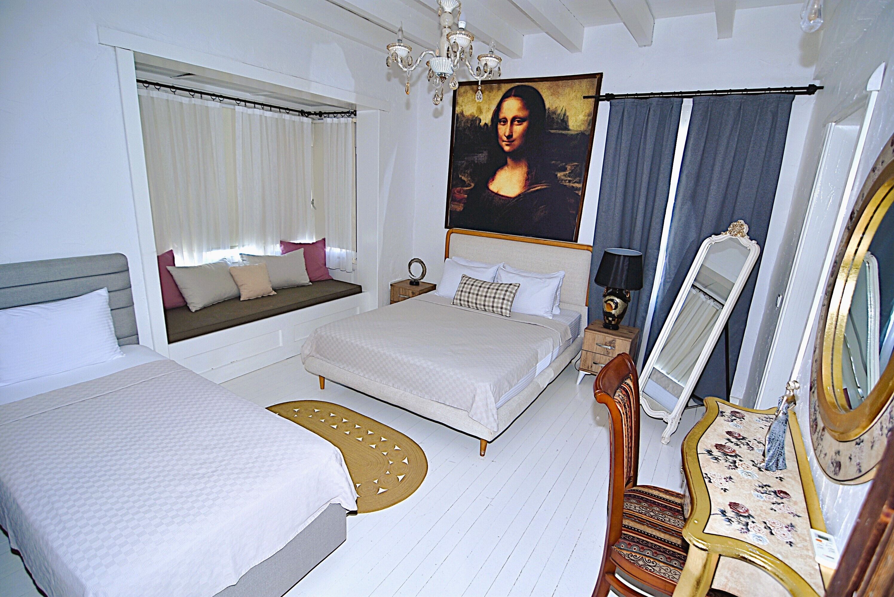 superior room (bay window) | 1 bedroom, minibar, in-room safe, soundproofing
