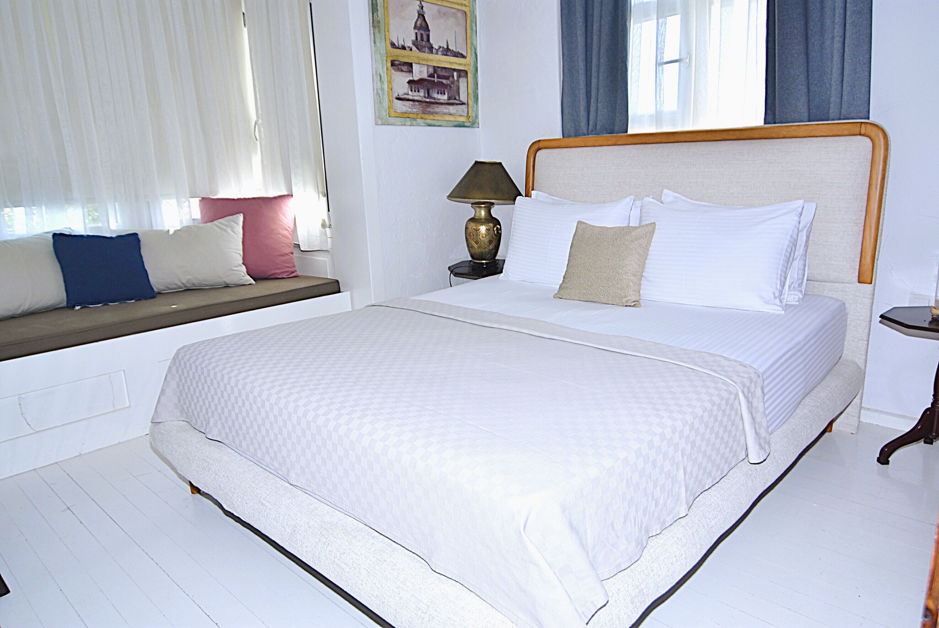 superior room (bay window) | 1 bedroom, minibar, in-room safe, soundproofing