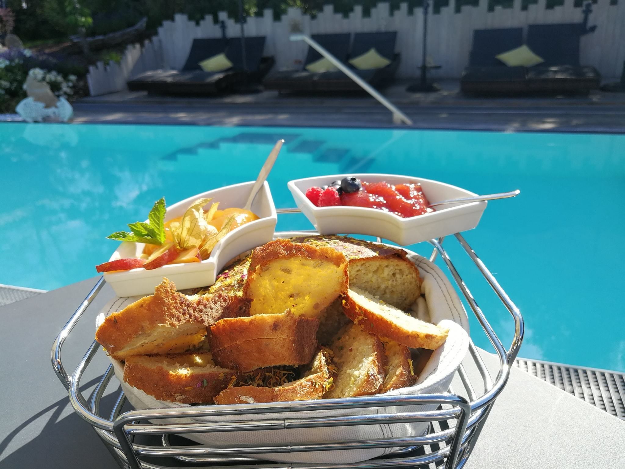 Daily buffet breakfast (EUR 15.00 per person)