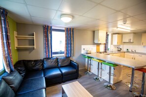 Living area - Popup Bath (Bath)