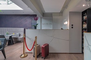 Reception - Aeolos Luxury Suites (Athens)