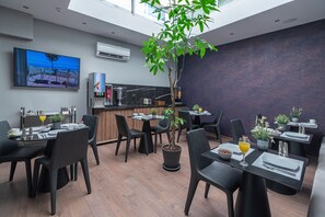 Petit déjeuner buffet compris tous les jours