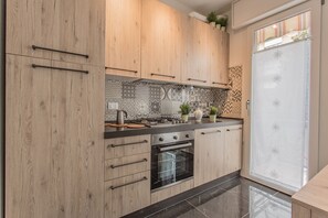 Apartment, 2 Bedrooms | Private kitchen | Full-size fridge, stovetop, coffee/tea maker, cookware/dishes/utensils - Padova - Pierobon 18 (Padova)