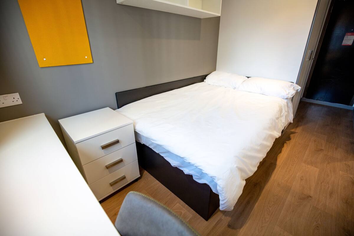 ห้องพัก, เตียงใหญ่ 1 เตียง | 1 ห้องนอน, โต๊ะทำงาน, Wi-Fi ฟรี, ผ้าปูที่นอน